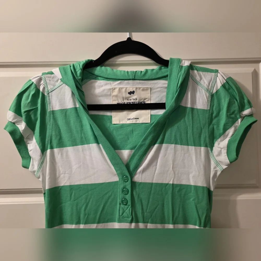 Juniors Short Sleeve Long Tee With Hood And Front Pocket - Picture 2 of 5